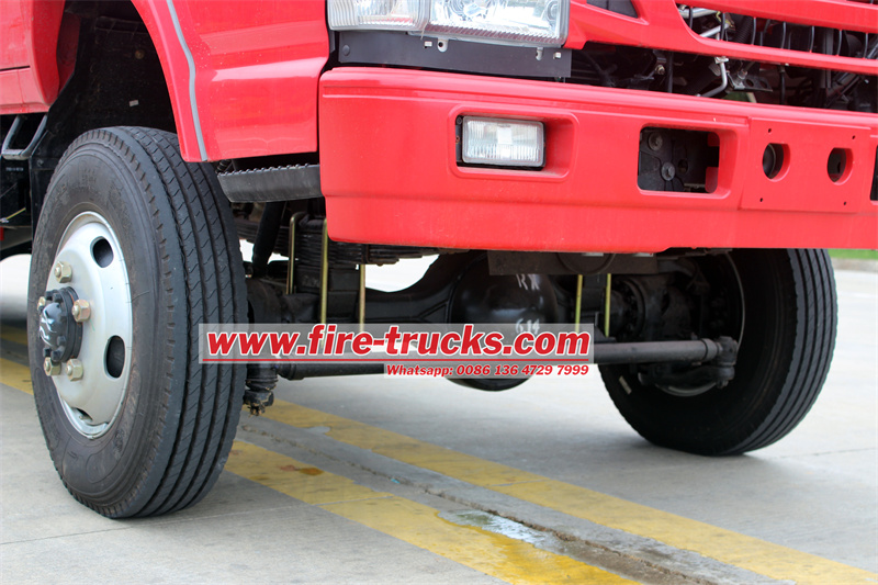 ISUZU NPR off-road fire truck