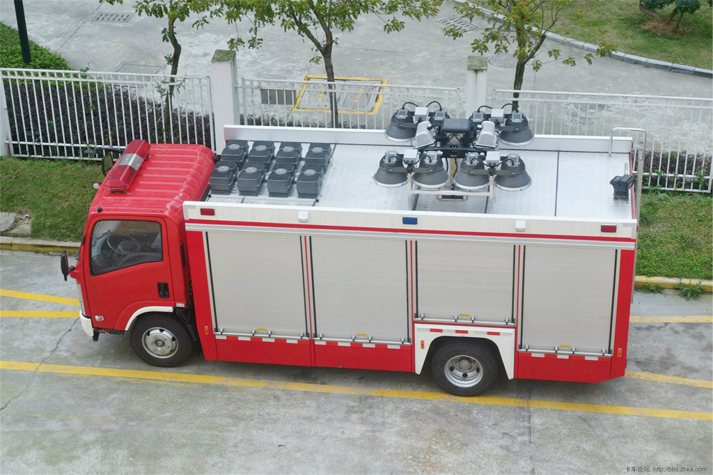 2025 New ‌Fire scene lighting fire truck Isuzu