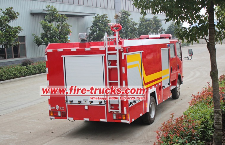 ISUZU NPR off-road fire truck