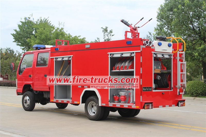 ISUZU NKR off-road fire truck