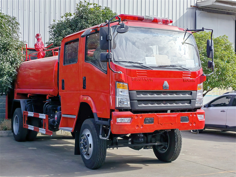 Howo off-road fire fighting truck