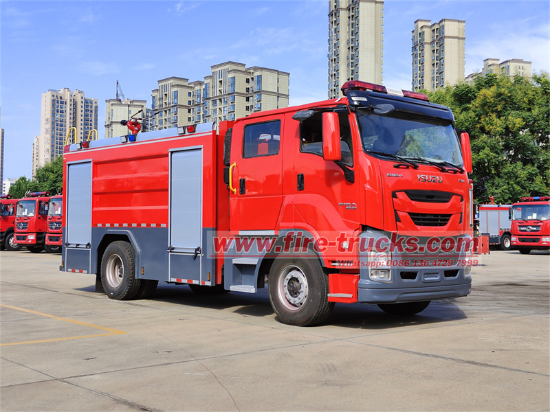 ISUZU GIGA 4x4 fire truck