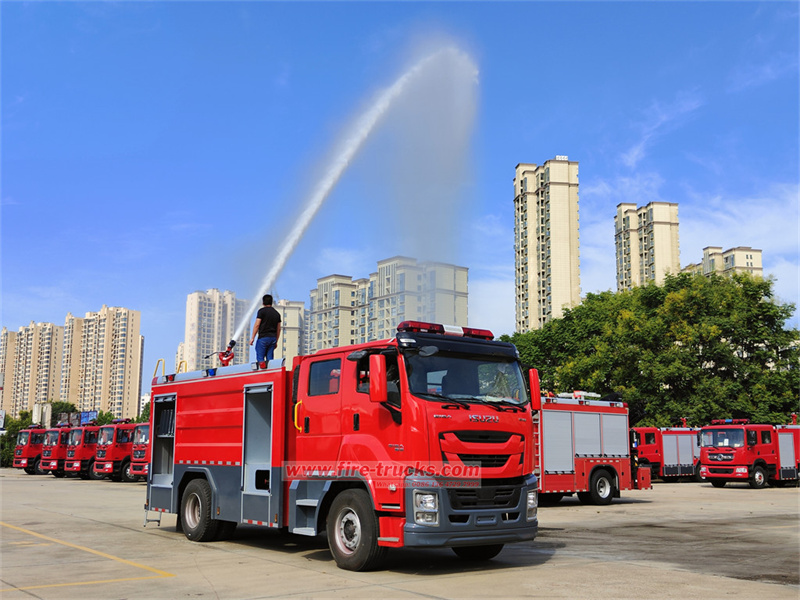 ISUZU GIGA 4x4 fire truck