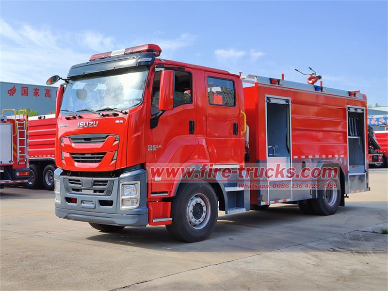 ISUZU GIGA fire fighting truck