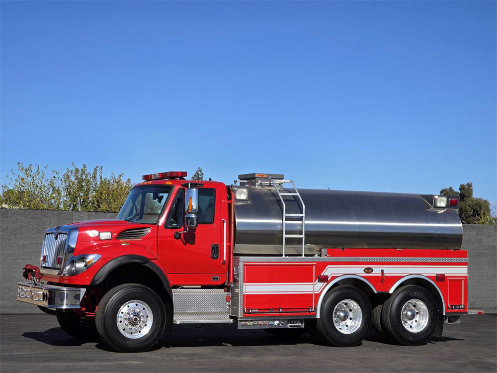 airport fire fighting truck