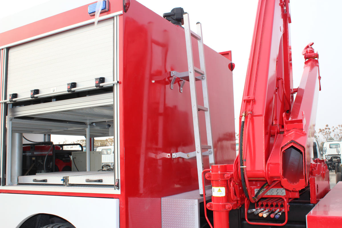 ISUZU GIGA fire rescue truck builders