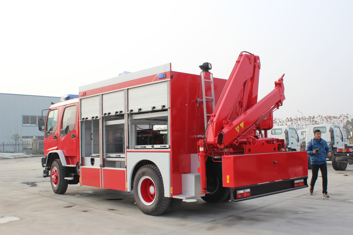 ISUZU GIGA fire rescue truck builders