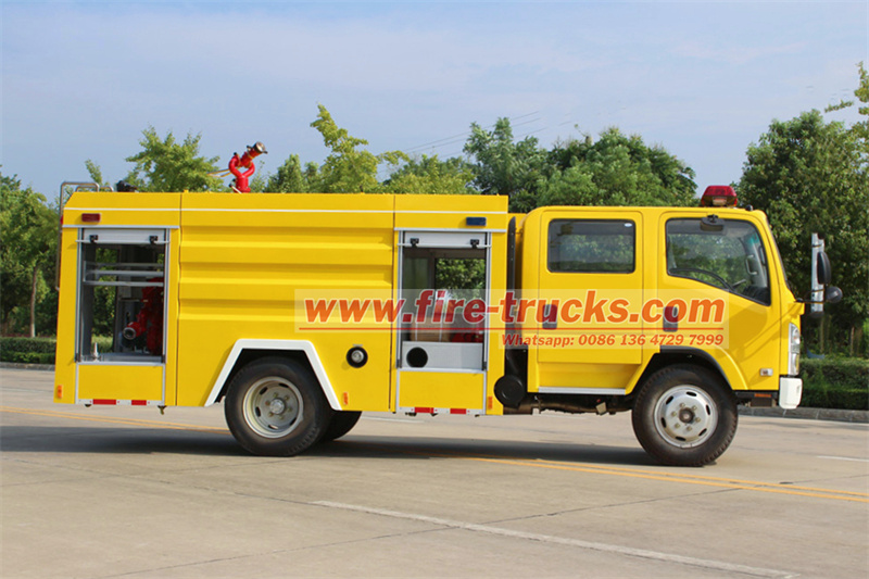 ISUZU NPR mini fire truck