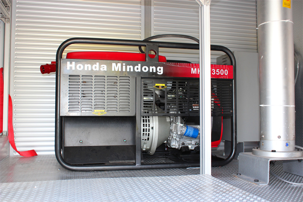 Isuzu Giga heavy-duty rescue fire truck