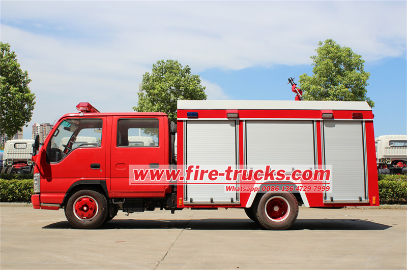 ISUZU NKR mini fire fighting truck
