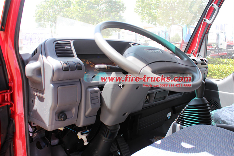 ISUZU NKR mini fire fighting truck