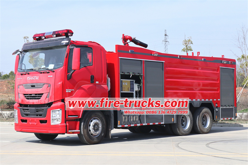 Isuzu GIGA 4000 gallons fire tanker truck