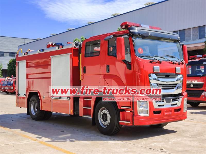 Isuzu GIGA fire fighting truck