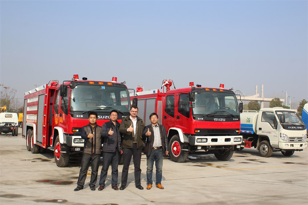 Isuzu FVZ 3000 gallon fire tanker