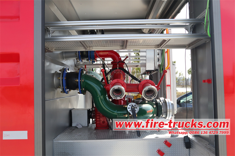 Isuzu GIGA 15cbm dry powder fire fighting truck