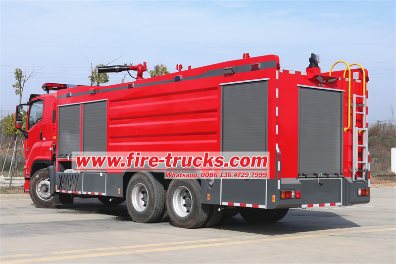 Isuzu GIGA dry powder foam fire truck
