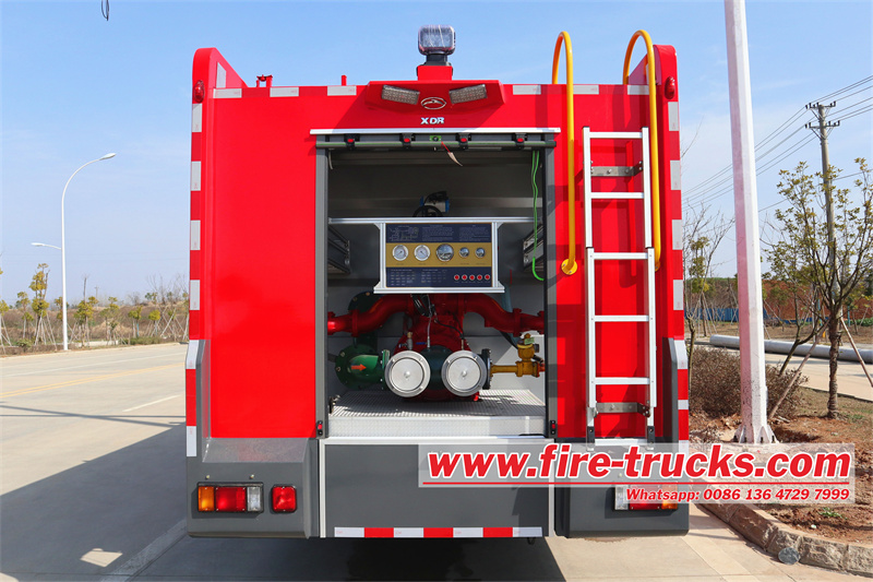 Isuzu GIGA 15cbm dry powder foam water fire engine