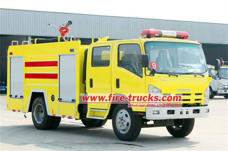 ISUZU NPR fire fighting truck