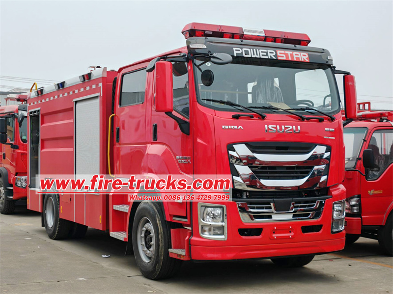 Philippine Isuzu 8000 liters water foam fire tender
