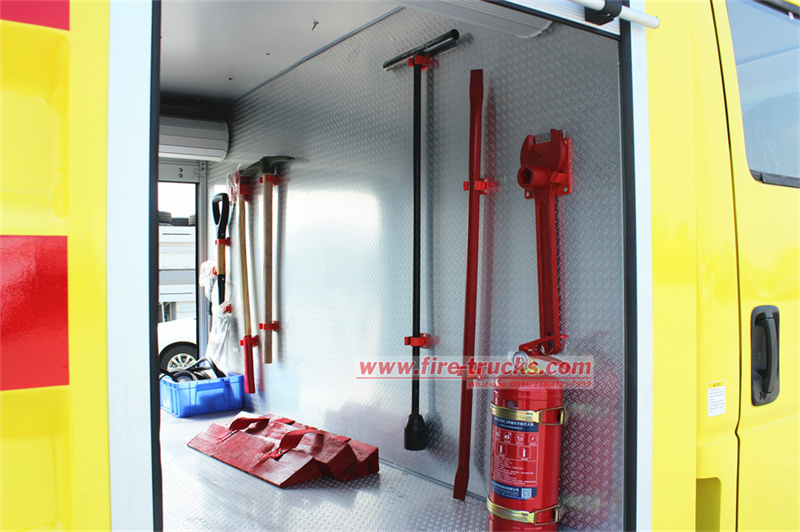 ISUZU NPR fire fighting truck