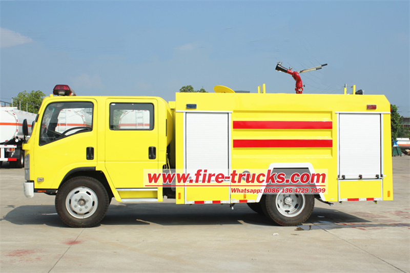 ISUZU NPR fire fighting truck