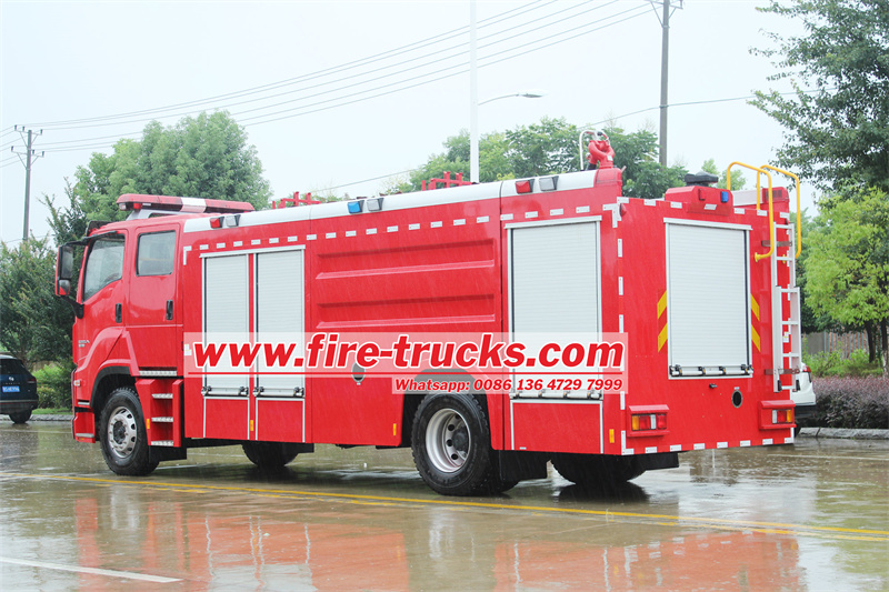 Isuzu GIGA 8cbm water fire fighting vehicle