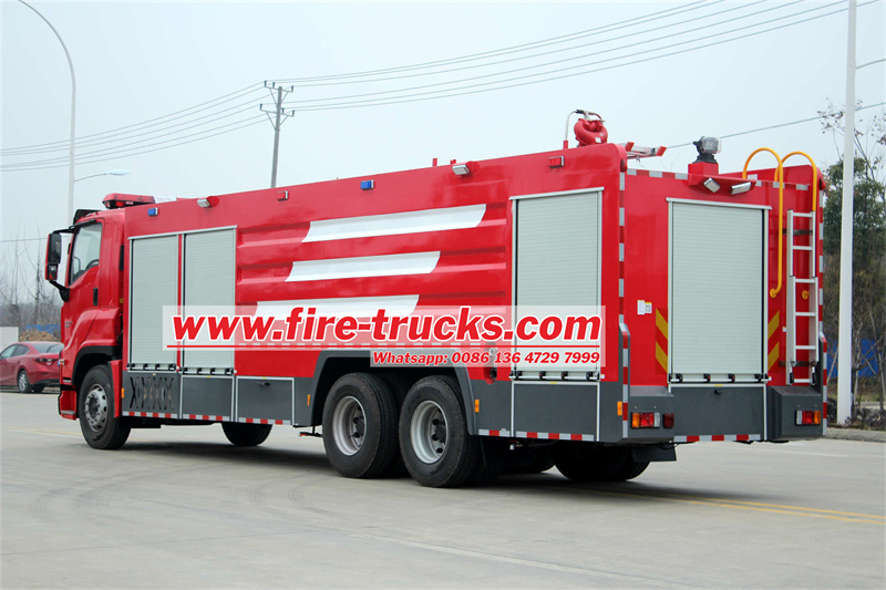 Isuzu GIGA 6X4 water foam fire tender