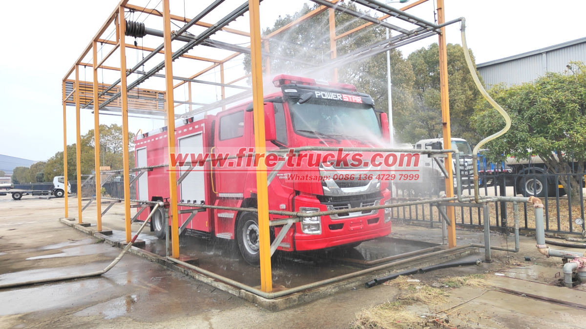 Senegal GIGA Isuzu emergency fire truck