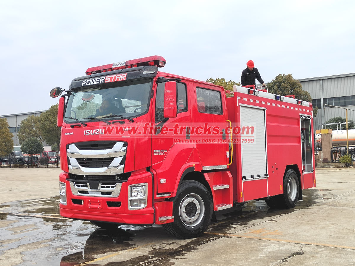 Senegal GIGA Isuzu emergency fire truck