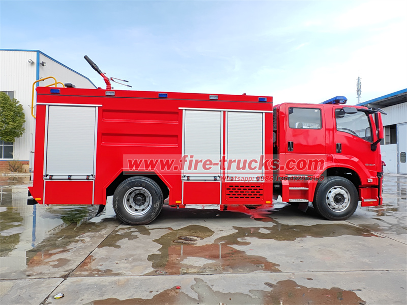Isuzu FTR GIGA 6cbm multipurpose fire tender