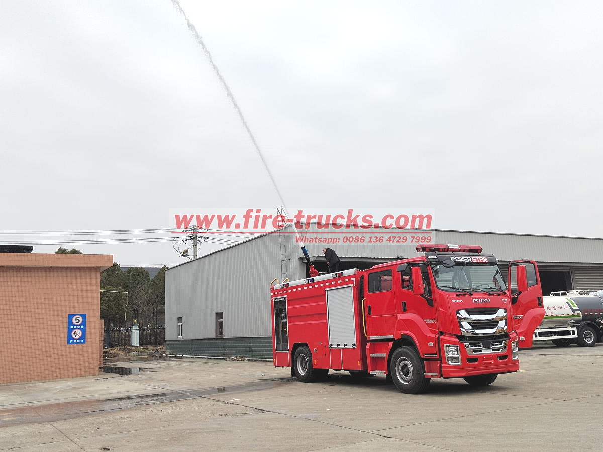 Senegal GIGA Isuzu emergency fire truck