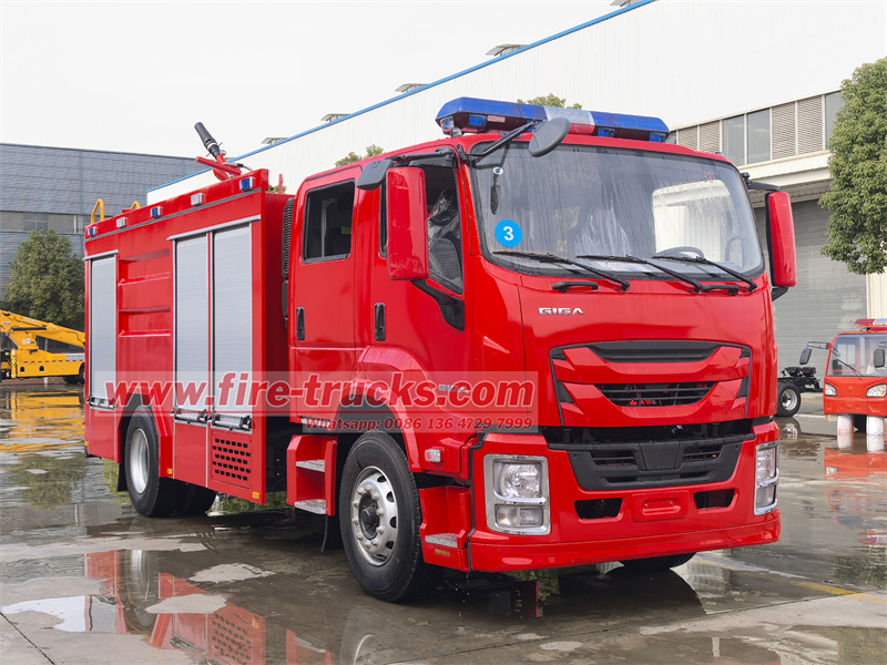 Isuzu FTR pumper tanker fire truck