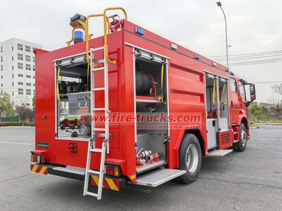 Isuzu 4x Giga Fire pump Fire truck