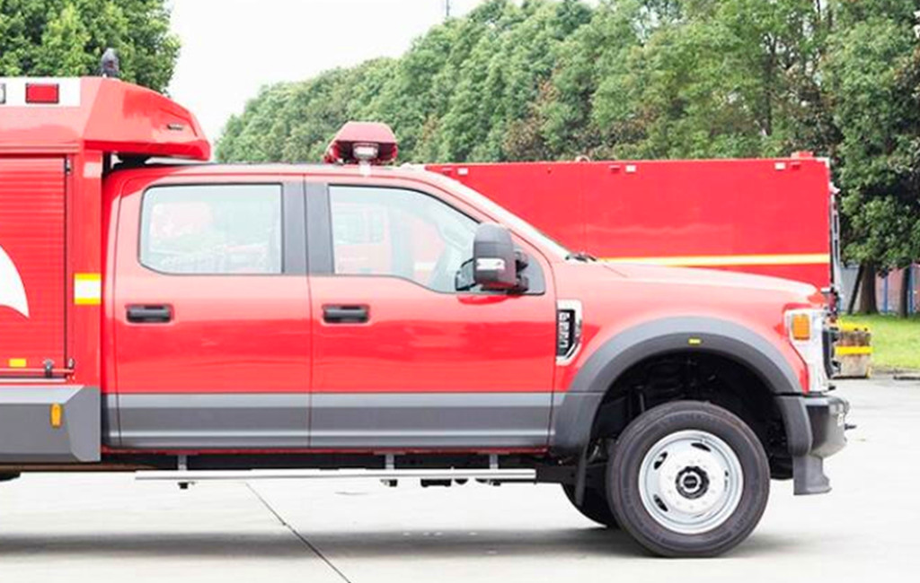 FORD off road 4x4 pick up fire truck