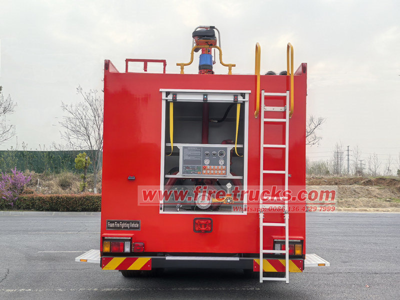 ISUZU FTR foam fire truck