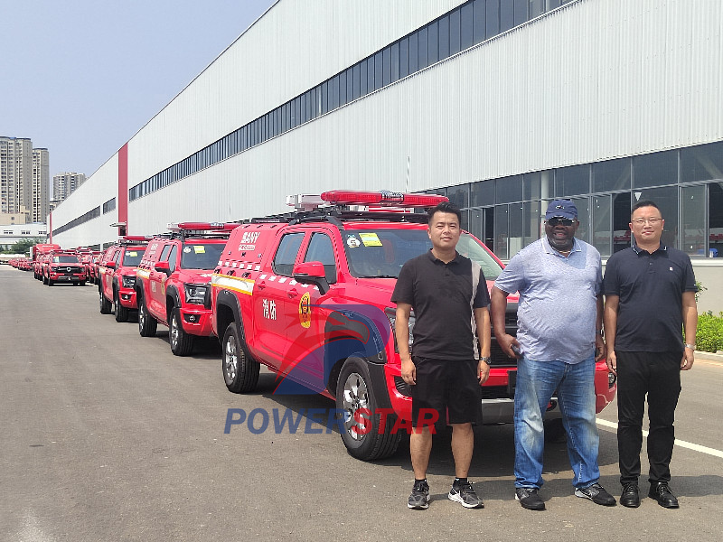 Nigeria customer visiting for checking ISUZU fire trucks