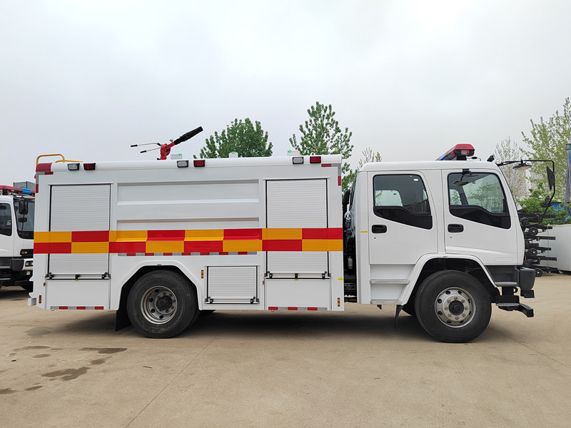 ISUZU FTR fire rescue truck