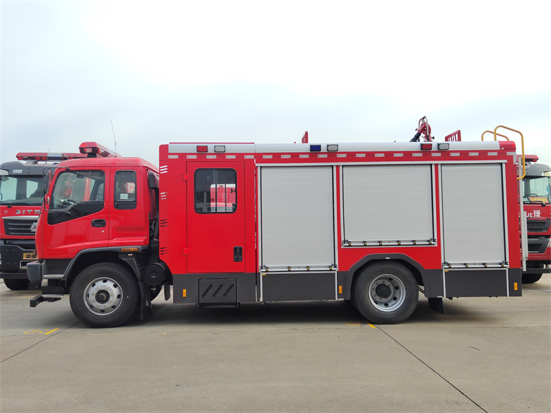 ISUZU FVR water foam fire truck for sale