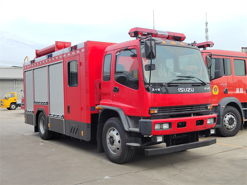 ISUZU FVR tender fire truck for sale