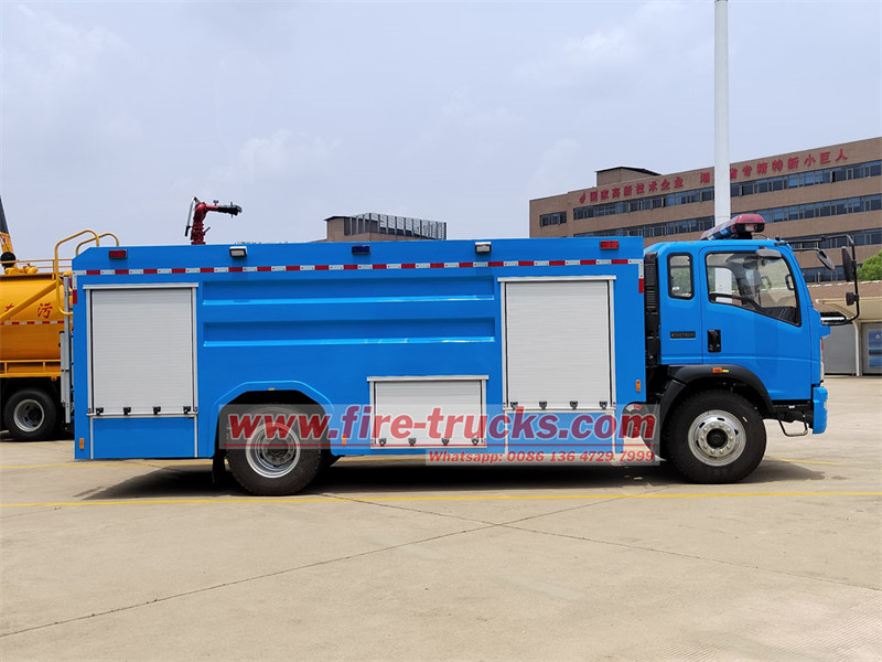 HOWO fire truck water tank