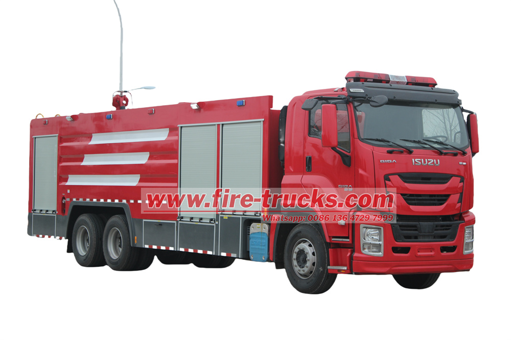 Isuzu 3000 gallons fire tanker