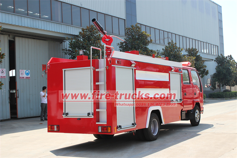 ISUZU 600p cabin water foam fire truck