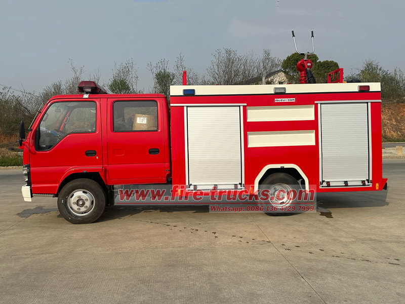ISUZU NKR mini pumper fire truck