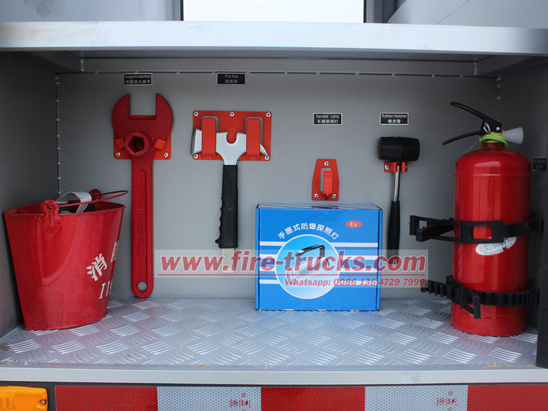 ISUZU 600P 3000L fire tanker truck