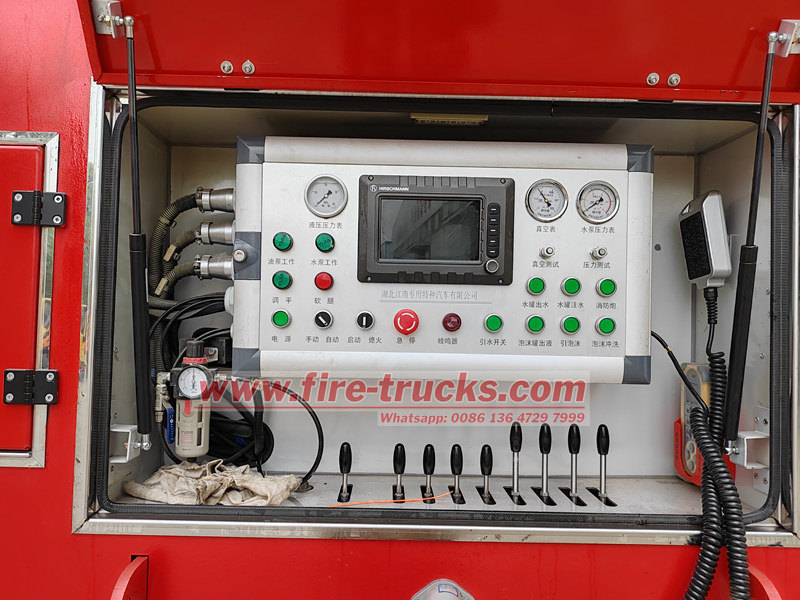 HOWO 32m foam tower fire engine