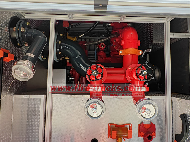 HOWO 4×4 tanker fire truck