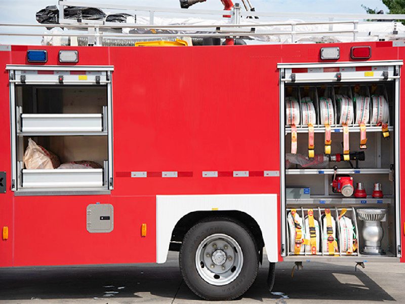 ISUZU fire tanker truck with rescue equipment