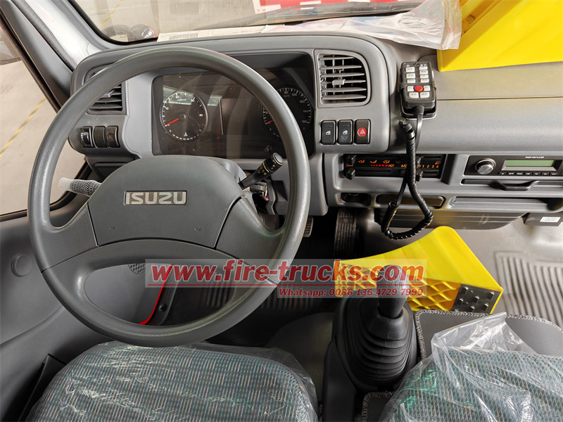 ISUZU single row mini fire engine