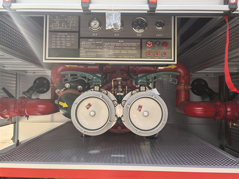 HOWO 6 wheeler heavy fire truck