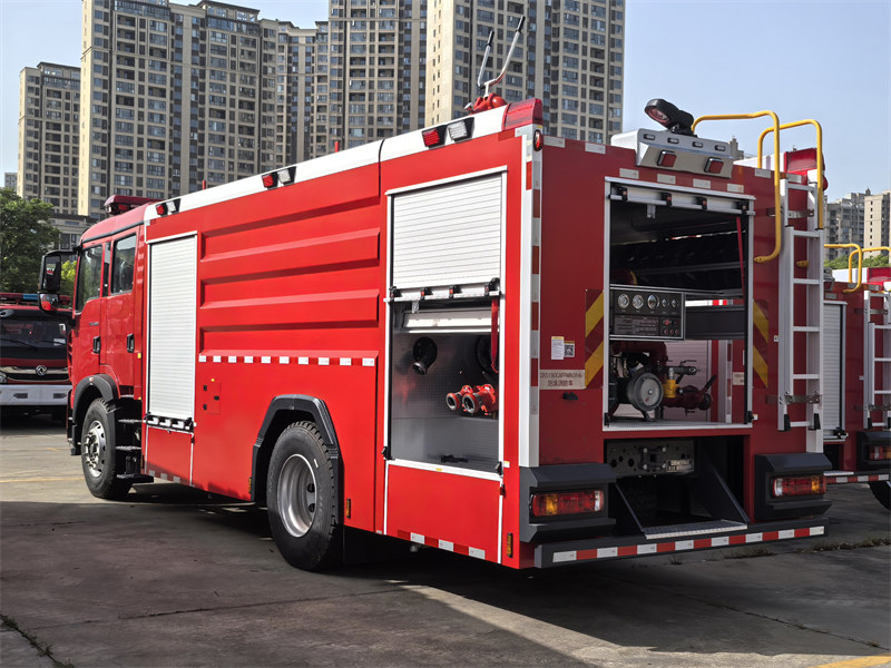 HOWO 8000 liters fire tanker truck